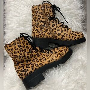 MIA Miki Leopard Print Combat Boot Size 6.5 excellent condition